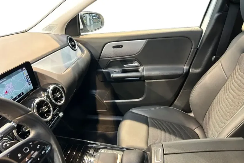 Mercedes-Benz GLA 250 (Clasa GLA) din 2022 cu 76.333 km - oferta MER212672 - foto 7