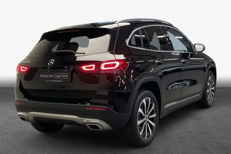 Mercedes-Benz GLA 250 (Clasa GLA) din 2022 cu 75.856 km - oferta MER212673 - foto 2