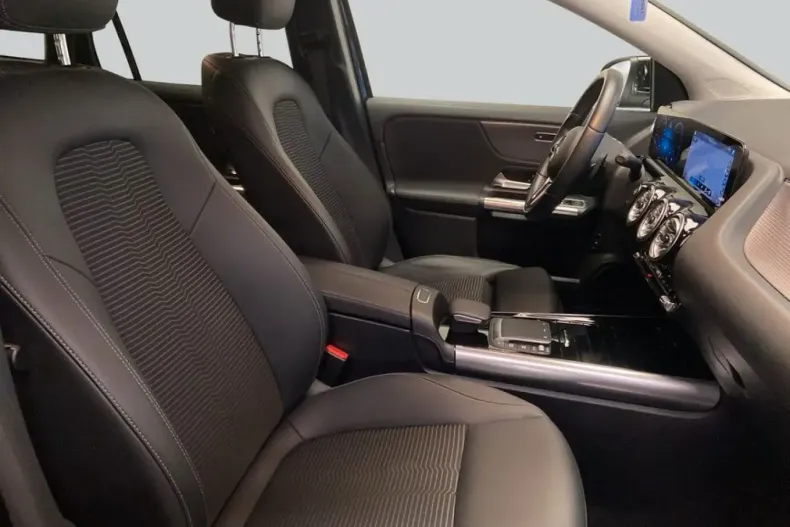 Mercedes-Benz GLA 250 (Clasa GLA) din 2022 cu 75.856 km - oferta MER212673 - foto 12