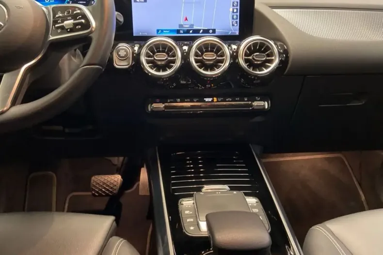 Mercedes-Benz GLA 250 (Clasa GLA) din 2022 cu 75.856 km - oferta MER212673 - foto 14