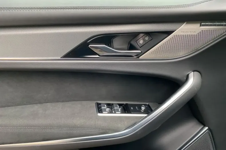 Jaguar F-Pace din 2023 cu 41.722 km - oferta JAG212676 - foto 12