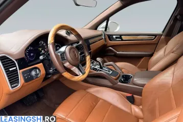 Porsche Cayenne din 2023 - oferta POR212680