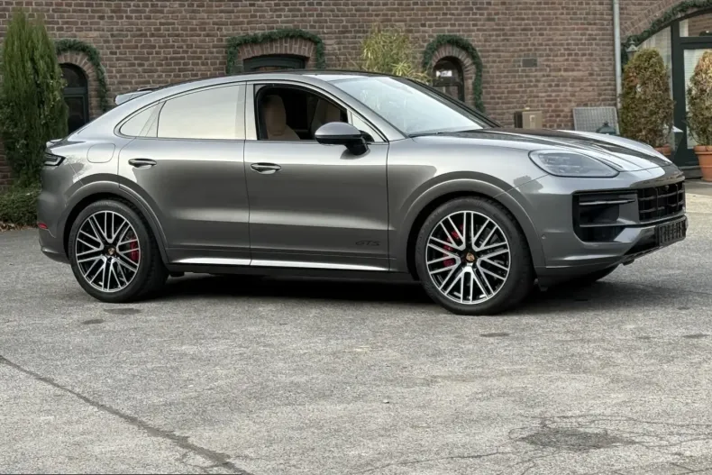 Porsche Cayenne din 2024 cu 14.700 km - oferta POR212682 - foto 21