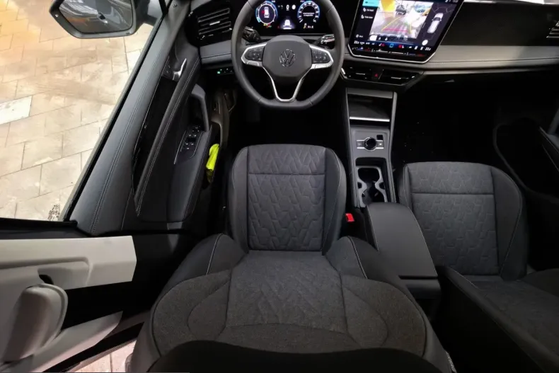 Volkswagen Tiguan din 2025 cu 14.000 km - oferta VOL212683 - foto 5