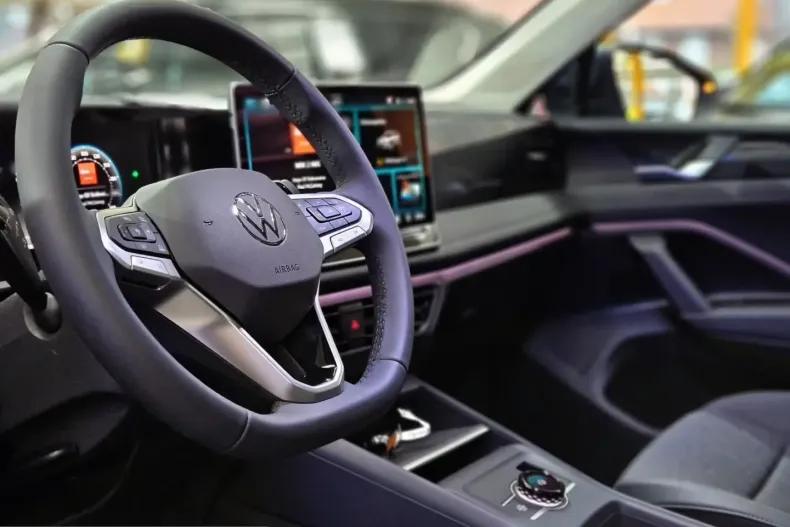 Volkswagen Tiguan din 2025 cu 14.000 km - oferta VOL212683 - foto 13