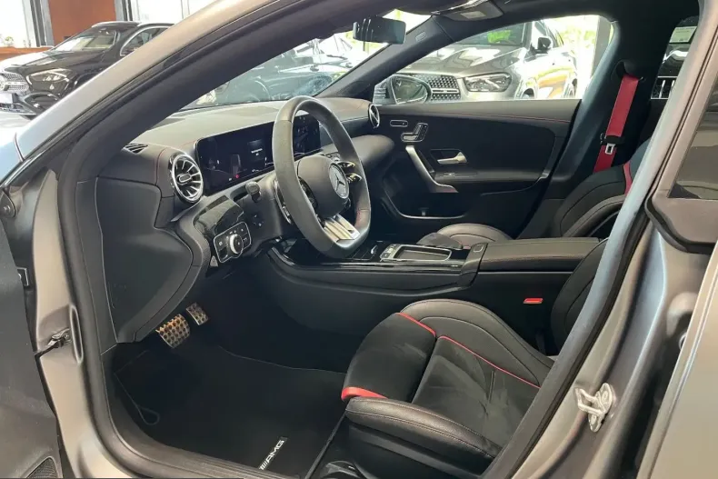 Mercedes-Benz CLA 35 AMG (Clasa CLA) din 2025 cu 13.500 km - oferta MER212707 - foto 9