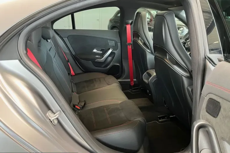 Mercedes-Benz CLA 35 AMG (Clasa CLA) din 2025 cu 13.500 km - oferta MER212707 - foto 11