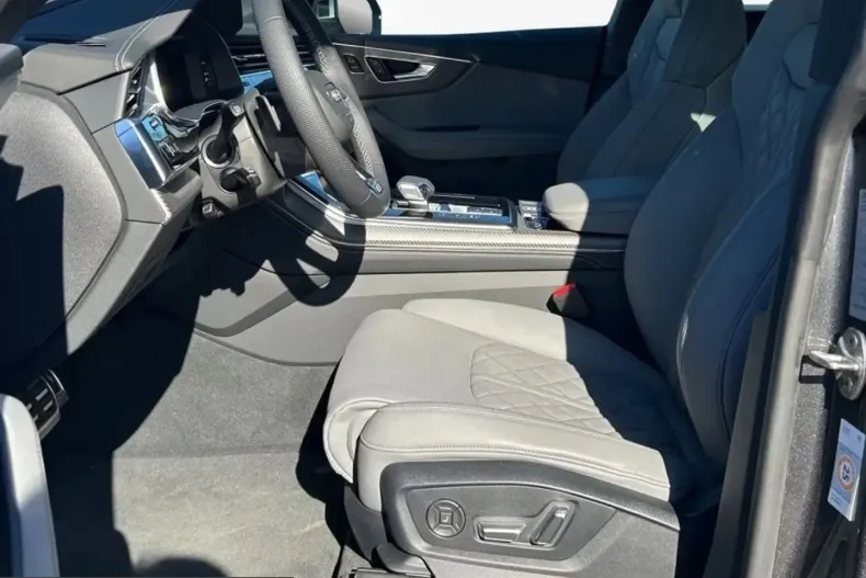 Audi SQ8 din 2024 cu 2.500 km - oferta AUD212713 - foto 14
