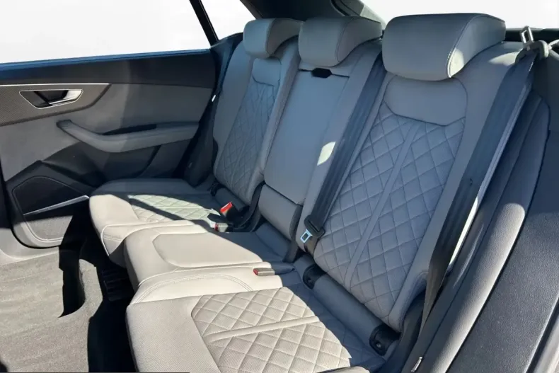 Audi SQ8 din 2024 cu 2.500 km - oferta AUD212713 - foto 20