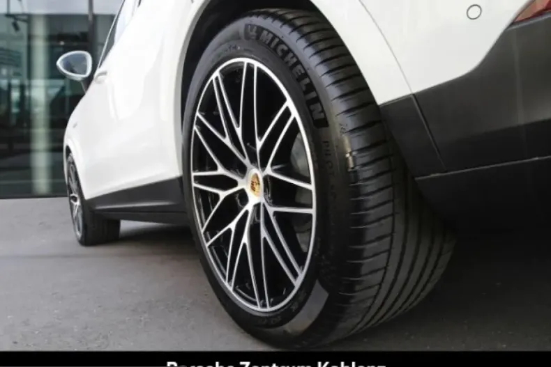 Porsche Cayenne din 2024 cu 7.200 km - oferta POR212724 - foto 8
