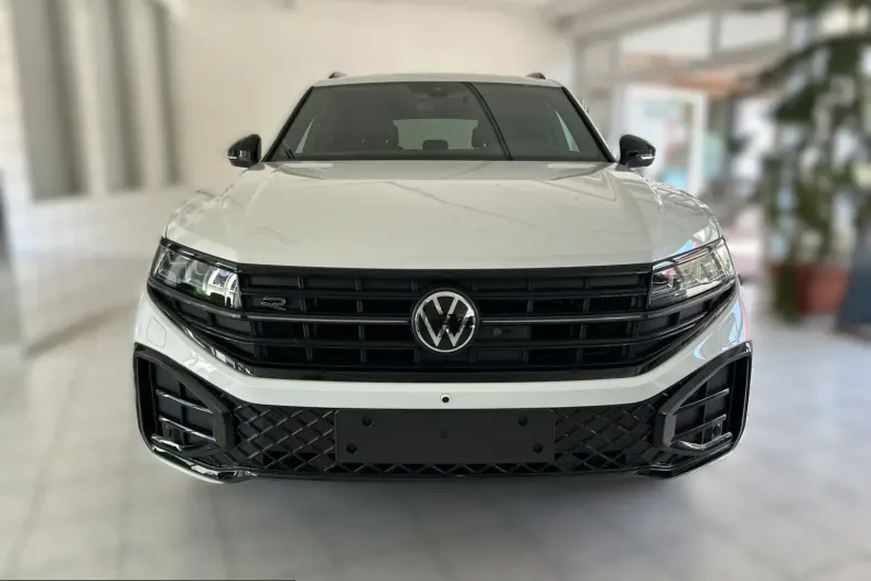 Volkswagen Touareg din 2025 cu 1.252 km - oferta VOL212734 - foto 2