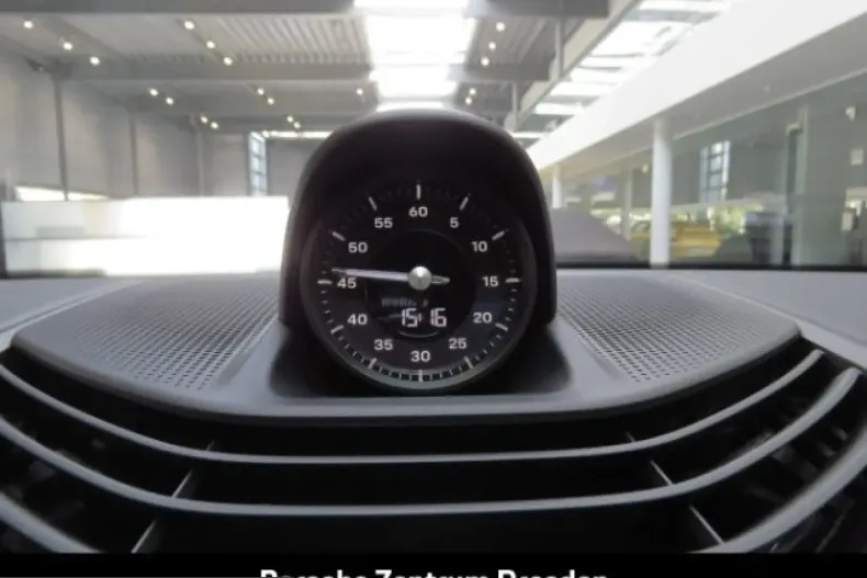 Porsche Taycan din 2025 cu 25.000 km - oferta POR212735 - foto 28