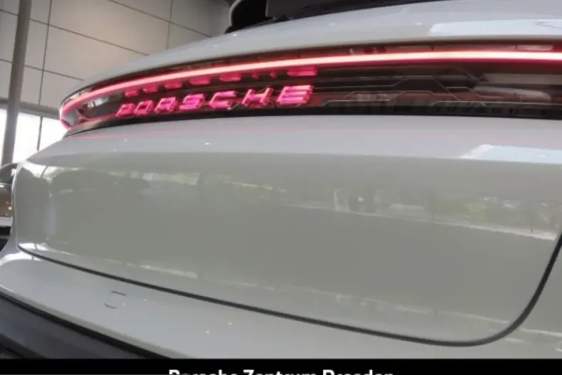 Porsche Taycan din 2025 cu 25.000 km - oferta POR212735 - foto 33