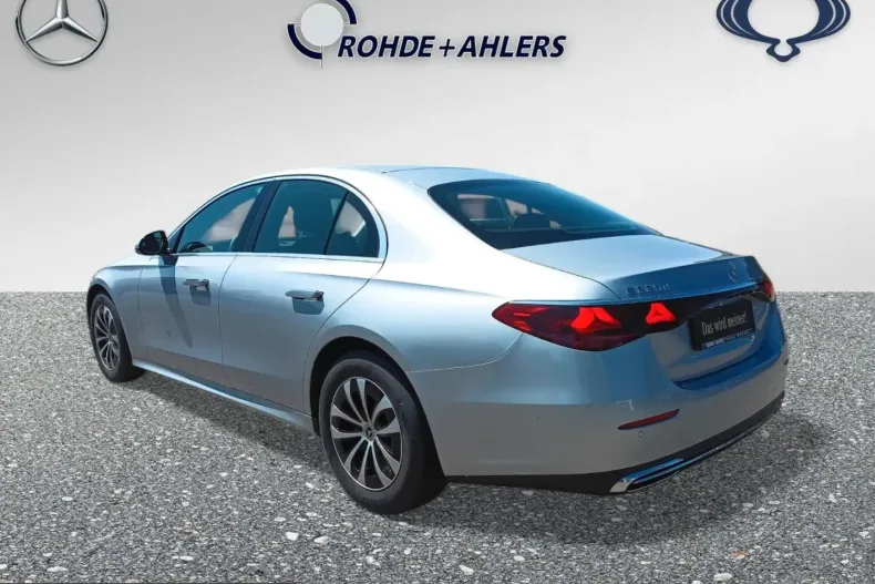 Mercedes-Benz E 220 (Clasa E) din 2023 cu 43.600 km - oferta MER212739 - foto 3