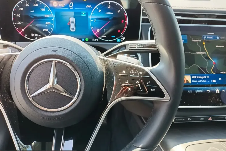 Mercedes-Benz E 220 (Clasa E) din 2023 cu 43.600 km - oferta MER212739 - foto 17