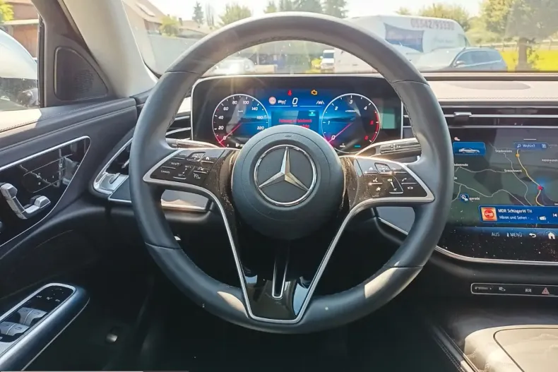 Mercedes-Benz E 220 (Clasa E) din 2023 cu 43.600 km - oferta MER212739 - foto 18