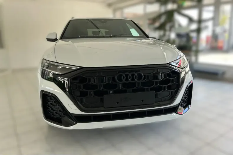 Audi Q8 din 2025 cu 1.007 km - oferta AUD212744 - foto 2