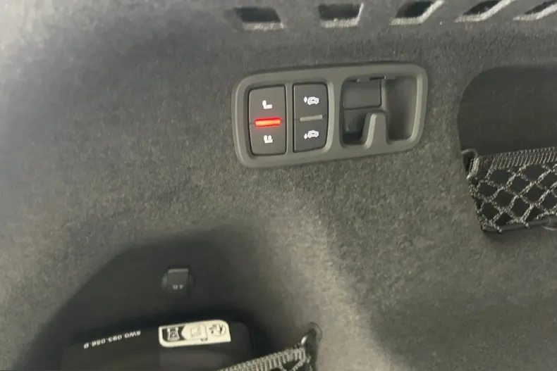Audi Q8 din 2025 cu 1.007 km - oferta AUD212744 - foto 18