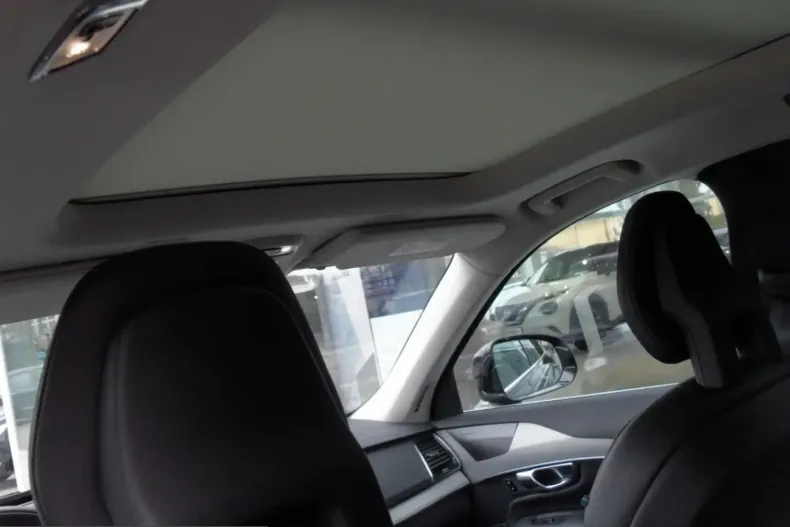 Volvo XC90 din 2022 cu 43.567 km - oferta VOL212748 - foto 14