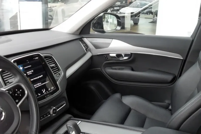 Volvo XC90 din 2022 cu 43.567 km - oferta VOL212748 - foto 26