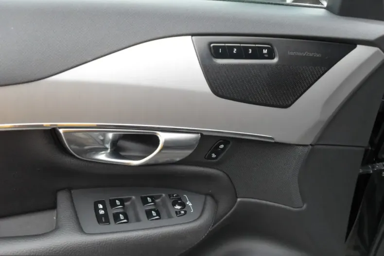 Volvo XC90 din 2022 cu 43.567 km - oferta VOL212748 - foto 27