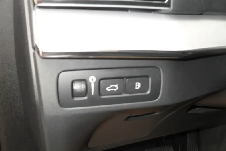 Volvo XC90 din 2022 cu 43.567 km - oferta VOL212748 - foto 28
