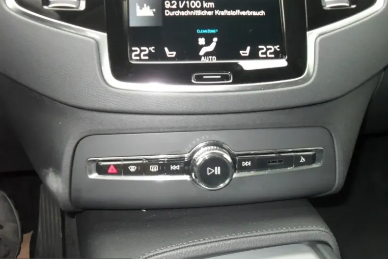 Volvo XC90 din 2022 cu 43.567 km - oferta VOL212748 - foto 32