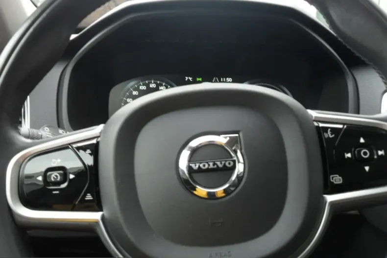 Volvo XC90 din 2022 cu 43.567 km - oferta VOL212748 - foto 37