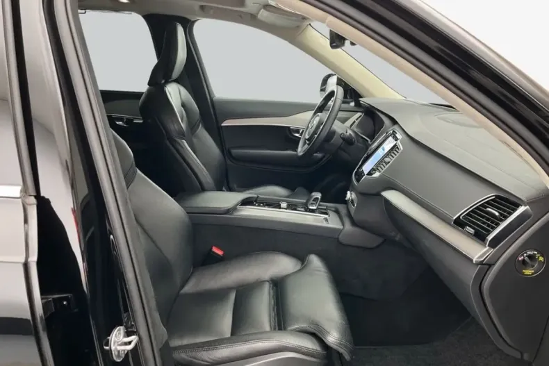 Volvo XC90 din 2022 cu 53.288 km - oferta VOL212749 - foto 13
