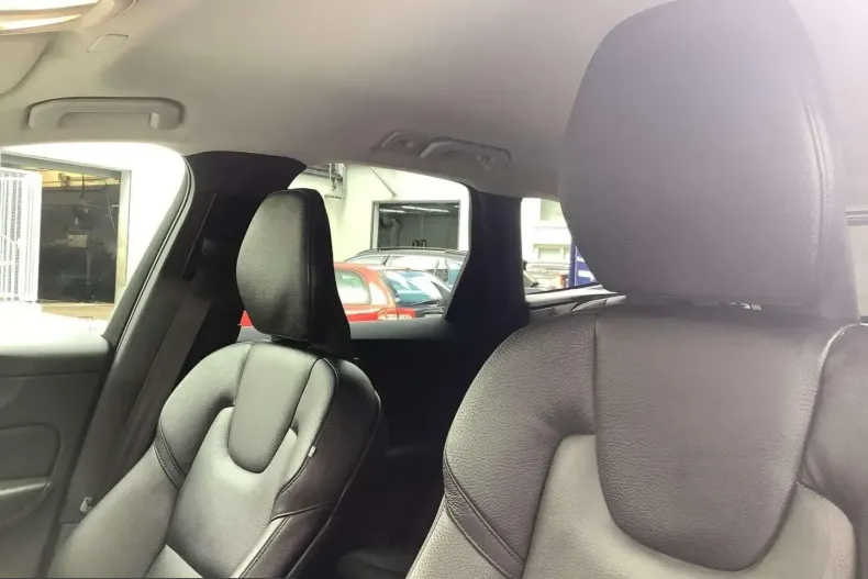 Volvo XC60 din 2022 cu 46.500 km - oferta VOL212750 - foto 10
