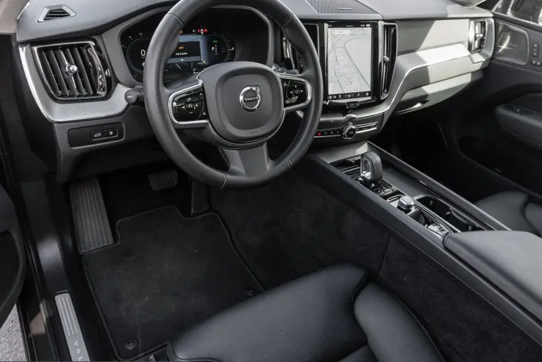 Volvo XC60 din 2025 cu 18.244 km - oferta VOL212751 - foto 8