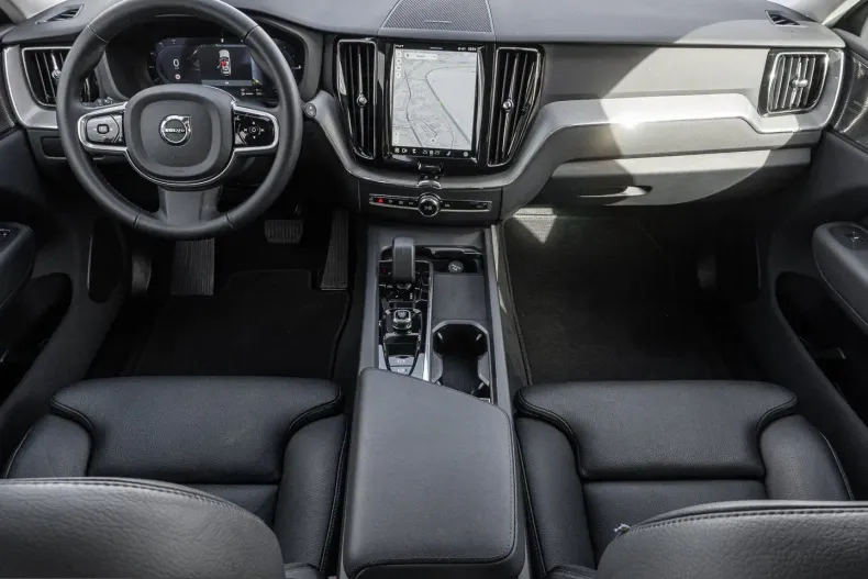 Volvo XC60 din 2025 cu 18.244 km - oferta VOL212751 - foto 9