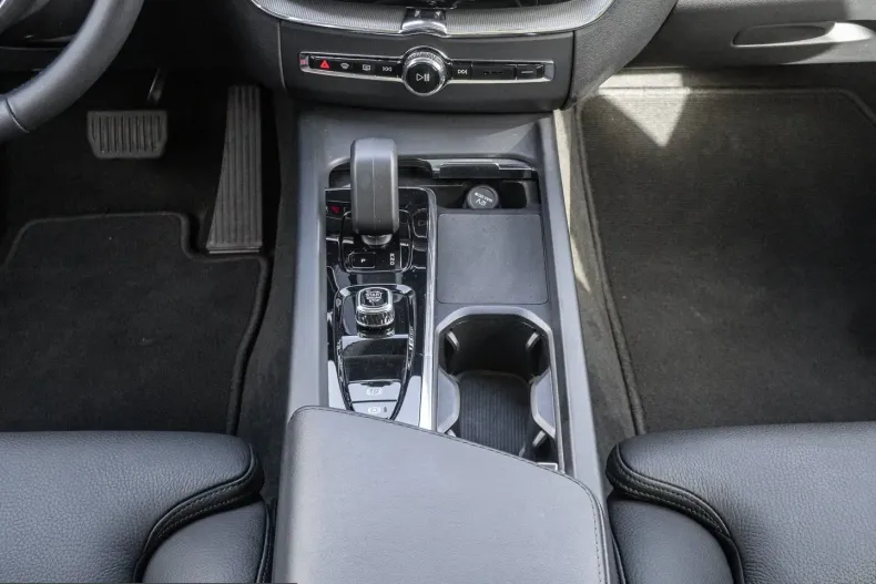 Volvo XC60 din 2025 cu 18.244 km - oferta VOL212751 - foto 13