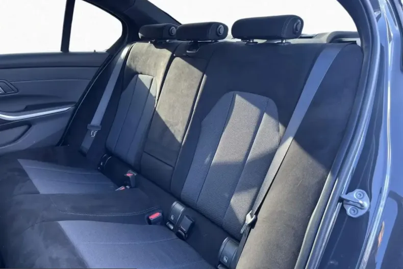 BMW 320 (Seria 3) din 2025 cu 25.151 km - oferta BMW212755 - foto 10