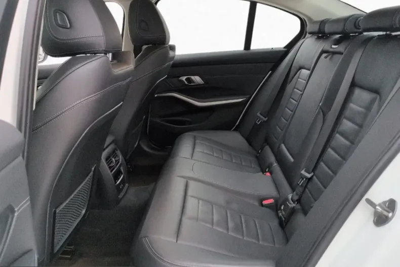 BMW 320 (Seria 3) din 2023 cu 56.314 km - oferta BMW212758 - foto 9
