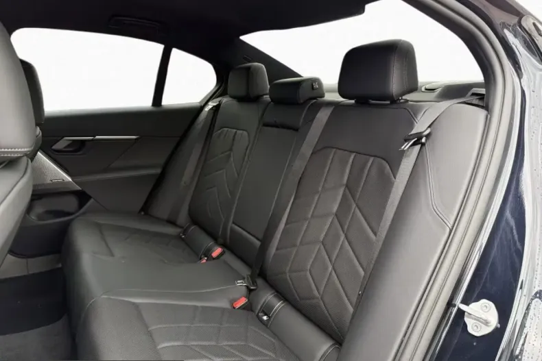 BMW 520 (Seria 5) din 2025 cu 24.985 km - oferta BMW212762 - foto 10
