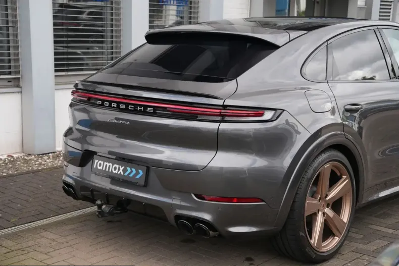 Porsche Cayenne din 2025 cu 9.500 km - oferta POR212765 - foto 8