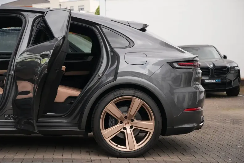 Porsche Cayenne din 2025 cu 9.500 km - oferta POR212765 - foto 15