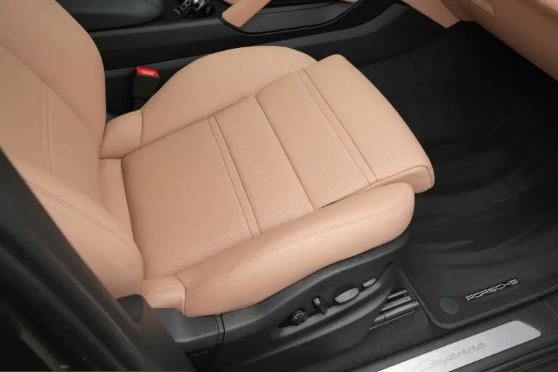 Porsche Cayenne din 2025 cu 9.500 km - oferta POR212765 - foto 19