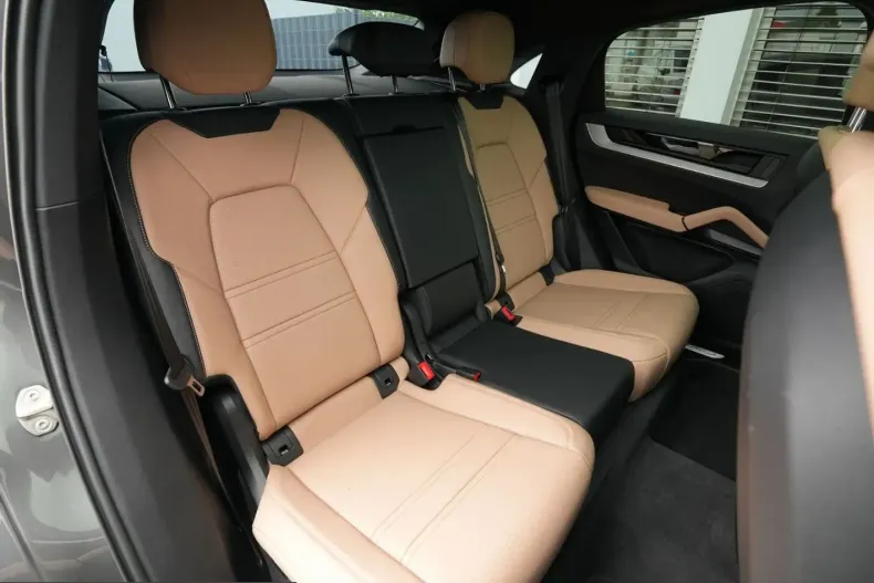Porsche Cayenne din 2025 cu 9.500 km - oferta POR212765 - foto 27