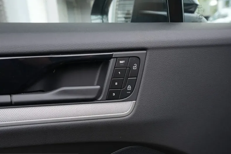 Porsche Cayenne din 2025 cu 9.500 km - oferta POR212765 - foto 40