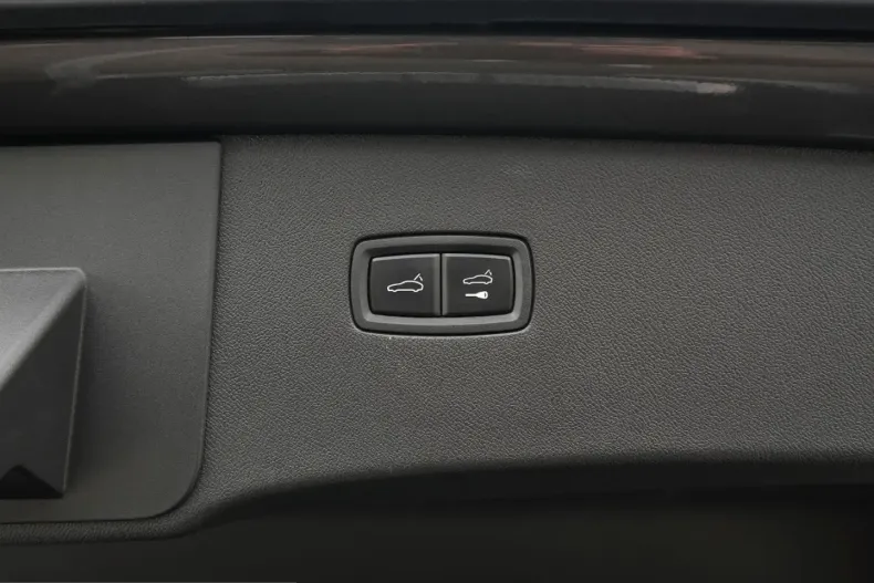 Porsche Cayenne din 2025 cu 9.500 km - oferta POR212765 - foto 44