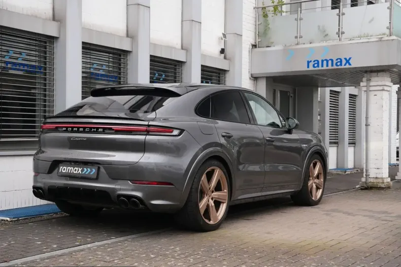 Porsche Cayenne din 2025 cu 9.500 km - oferta POR212765 - foto 49