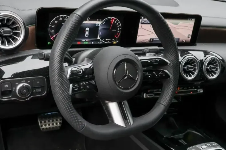 Mercedes-Benz CLA 250 (Clasa CLA) din 2025 cu 4.038 km - oferta MER212766 - foto 14