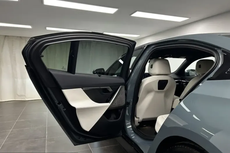 BMW 550 (Seria 5) din 2025 cu 22.807 km - oferta BMW212773 - foto 15