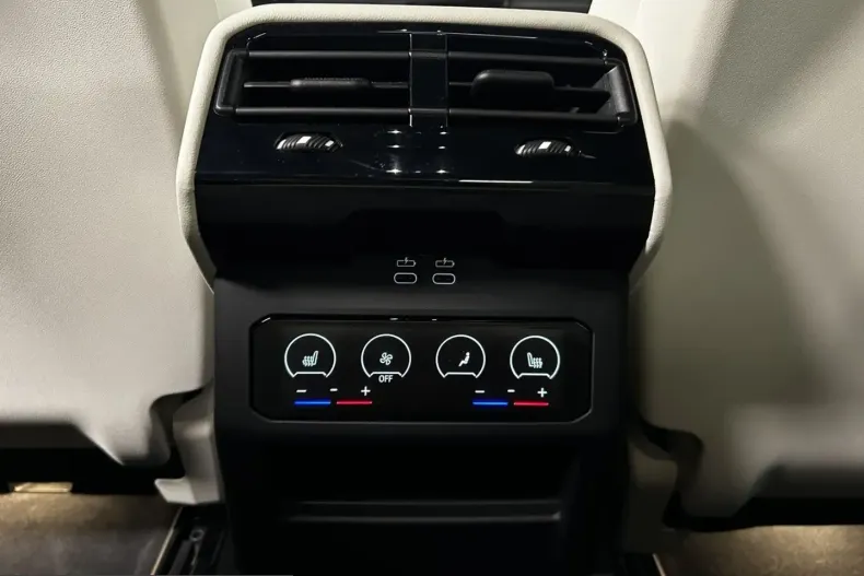 BMW 550 (Seria 5) din 2025 cu 22.807 km - oferta BMW212773 - foto 19