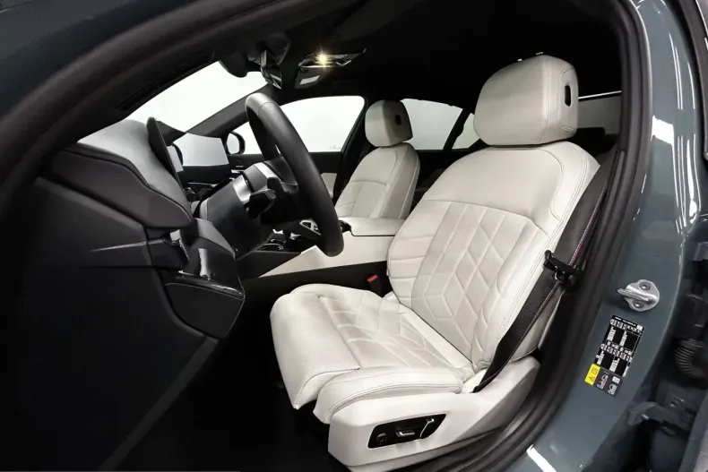 BMW 550 (Seria 5) din 2025 cu 22.807 km - oferta BMW212773 - foto 35