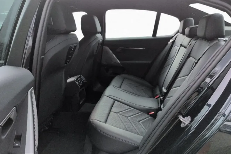 BMW 520 (Seria 5) din 2025 cu 16.500 km - oferta BMW212781 - foto 8