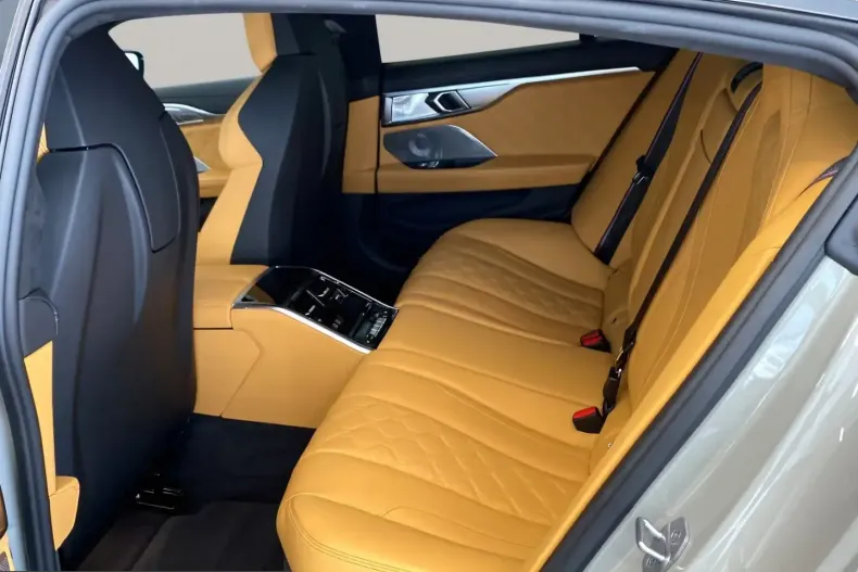 BMW M8 (Seria 8) din 2023 cu 71.558 km - oferta BMW212785 - foto 8