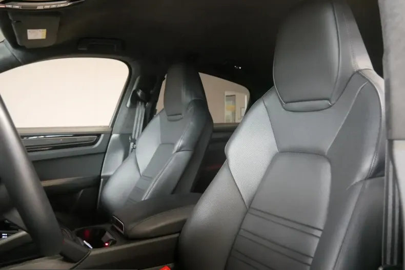 Porsche Cayenne din 2022 cu 48.409 km - oferta POR212790 - foto 11